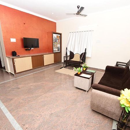 Sree Service Apartments Τιρουπάτι Εξωτερικό φωτογραφία