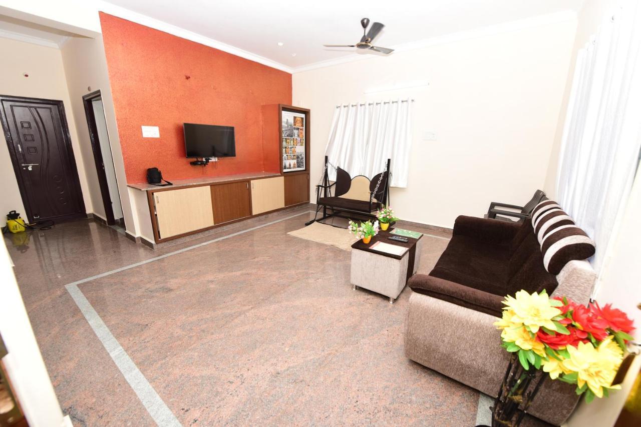 Sree Service Apartments Τιρουπάτι Εξωτερικό φωτογραφία