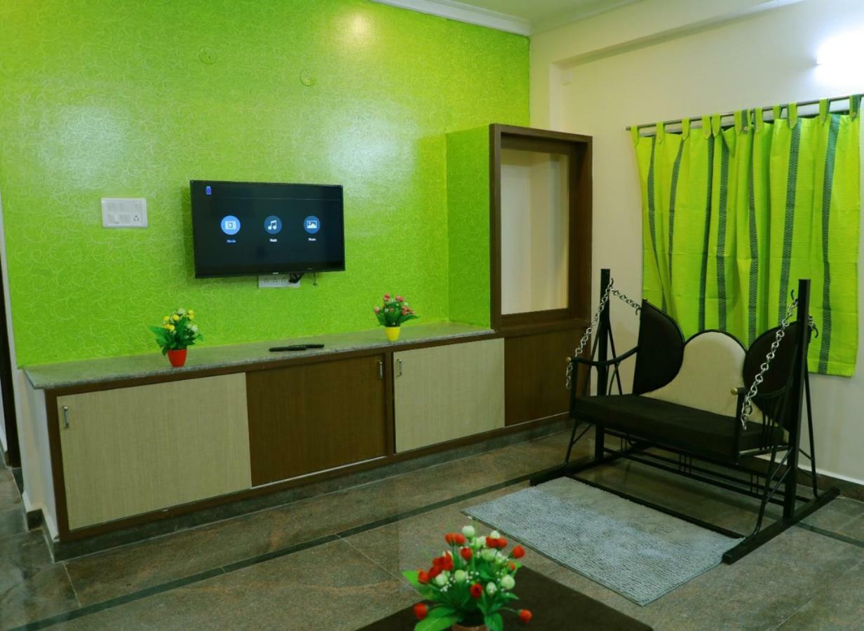 Sree Service Apartments Τιρουπάτι Εξωτερικό φωτογραφία